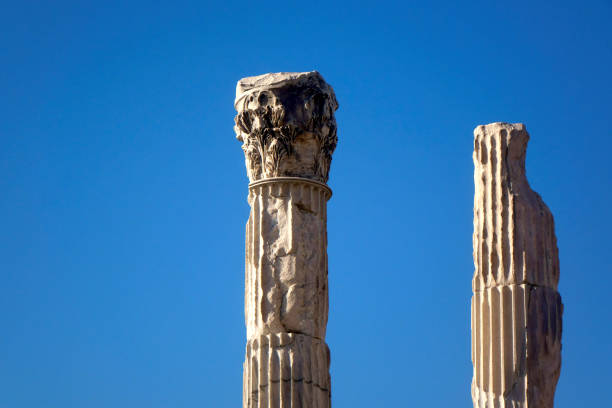 ancient greek archaeological site pergamon - ancient greece mediterranean turkey izmir turkey imagens e fotografias de stock