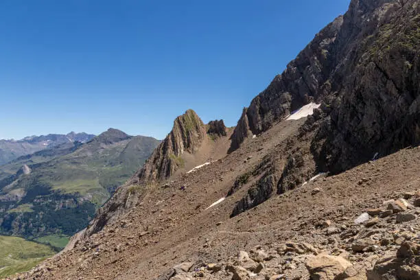 Photo of path in the pyrenees in gavarnie in the direction of the breach of rolando