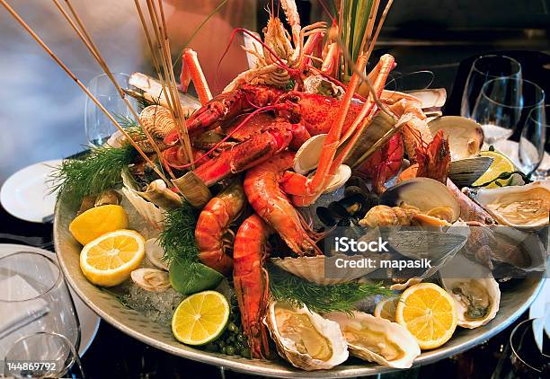 Frutti Di Mare - Fotografie stock e altre immagini di Frutti di mare - Frutti di mare, Vassoio, Crostaceo