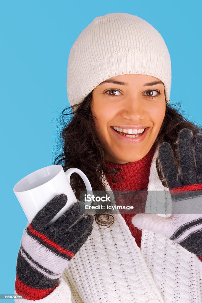 Garota de inverno com xícara de chá - Foto de stock de Adulto royalty-free