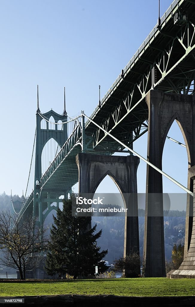 Gotycki wystylizowane St. John's Bridge, Portland, Oregon - Zbiór zdjęć royalty-free (Betonowy)