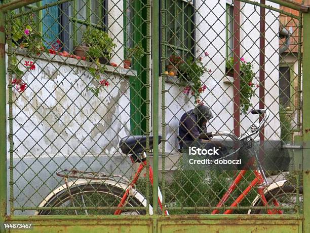 Moja Matkas House - zdjęcia stockowe i więcej obrazów Węgry - Węgry, Dom - Budowla mieszkaniowa, Bicykl