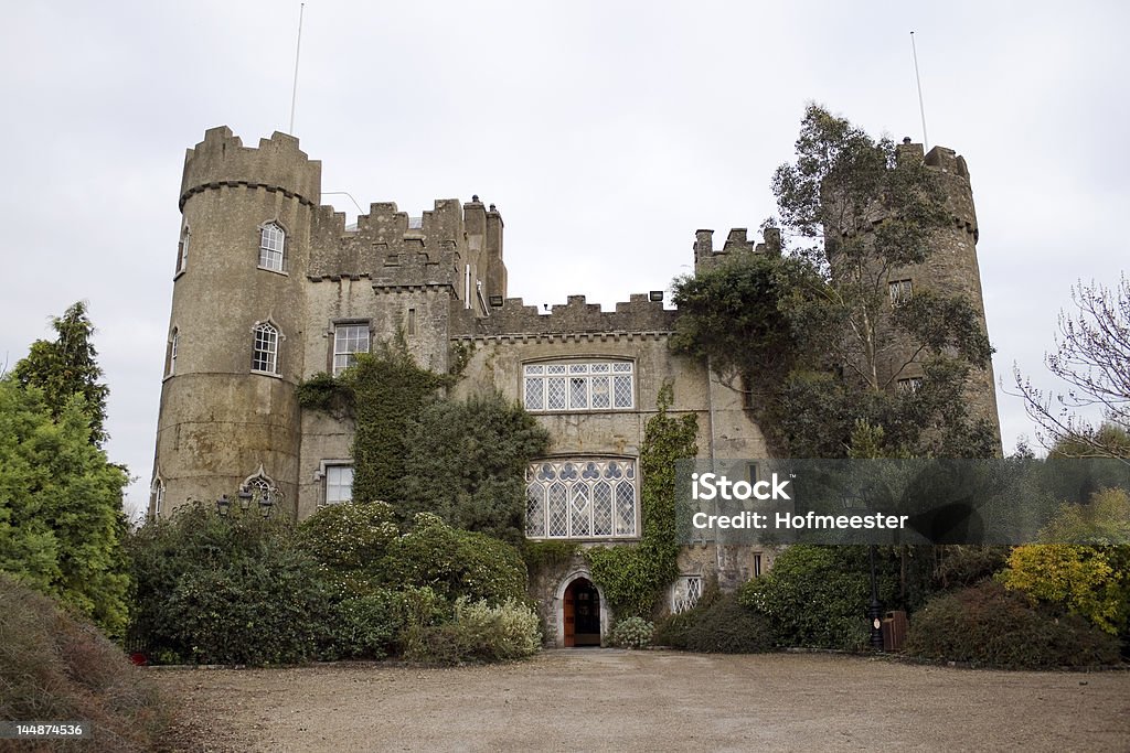 Malahide castle w Irlandii - Zbiór zdjęć royalty-free (Dublin - Irlandia)