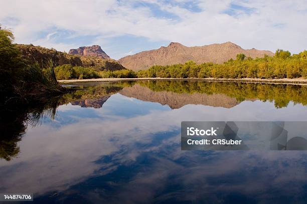 Reflexões Do Rio Sal - Fotografias de stock e mais imagens de Ao Ar Livre - Ao Ar Livre, Arizona, Azul