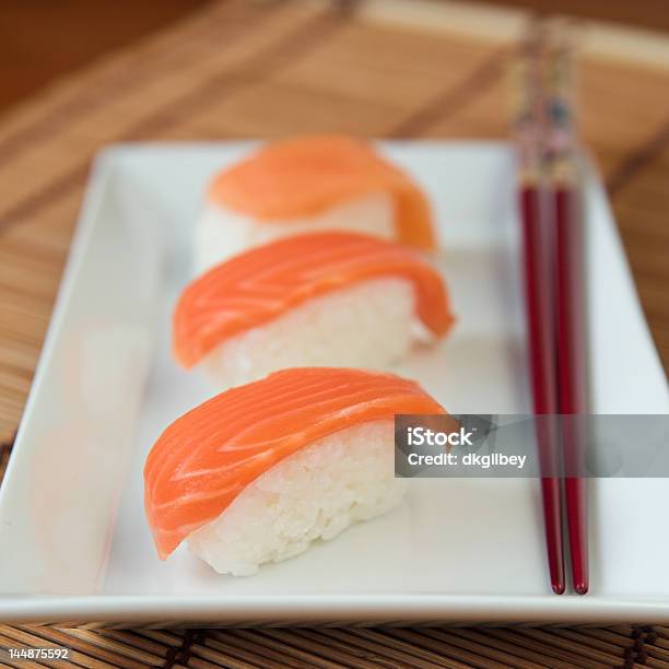 Sushi - Fotografie stock e altre immagini di Alga marina - Alga marina, Alimentazione sana, Bacchette cinesi