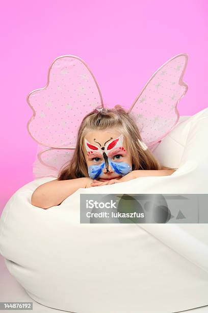 Piccola Farfalla - Fotografie stock e altre immagini di Bambino - Bambino, Pittura per il viso, Farfalla