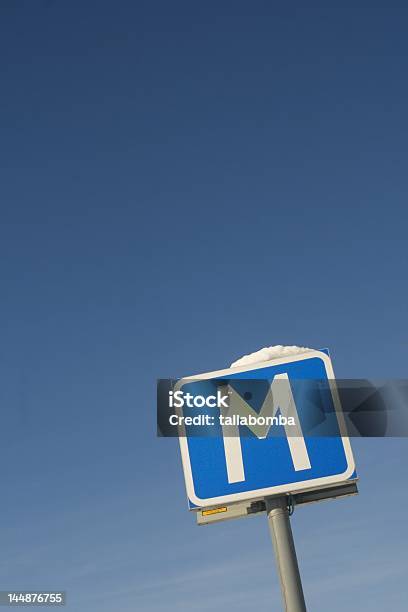 Foto de Mse e mais fotos de stock de Azul - Azul, Céu - Fenômeno natural, Estreitamento de Pista