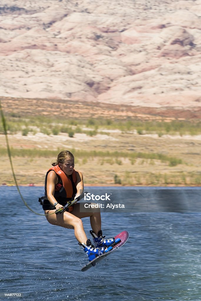 Mädchen Wakeboarding am Lake Powell - Lizenzfrei Aktivitäten und Sport Stock-Foto