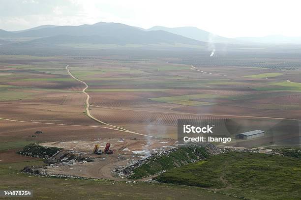 Vertedero Foto de stock y más banco de imágenes de Accidentes y desastres - Accidentes y desastres, Agricultura, Aguas residuales