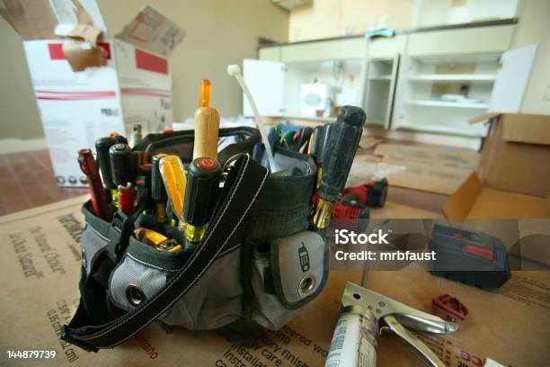 Home Reparieren Stockfoto und mehr Bilder von Fugenpistole - Fugenpistole, Küche, Bandmaß