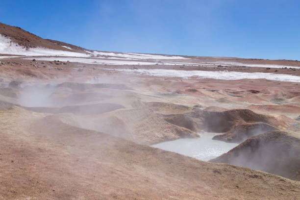 punto di riferimento boliviano, geiser sol de la manana - geyser nature south america scenics foto e immagini stock