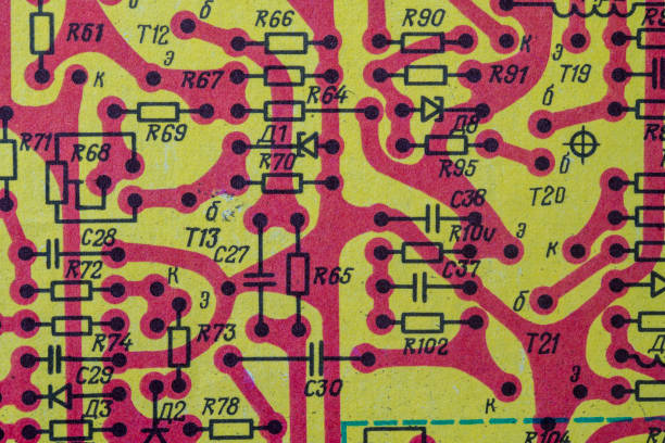 오래된 라디오 회로는 교육, 전기 산업 및 수리의 배경으로 빈티지 종이 전기 다이어그램에 인쇄되었습니다. 소련의 전기 라디오 방식 - brown paper audio 뉴스 사진 이미지