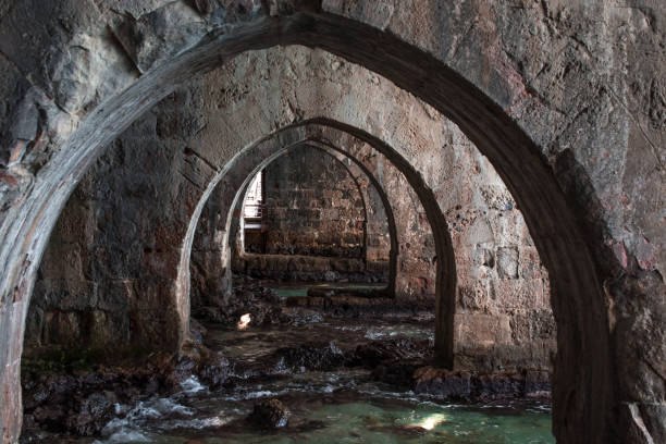 east coast beach resort z turcji alanya - ship fort castle stone wall zdjęcia i obrazy z banku zdjęć