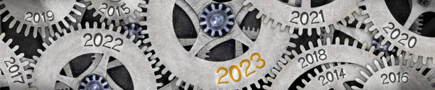 ruedas de metal con año nuevo 2023 - fines del período moderno fotografías e imágenes de stock