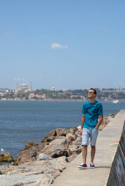 portrait d’un jeune homme égyptien. - turkey black sea coast photos et images de collection