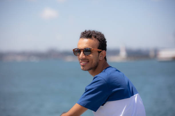 portrait d’un jeune homme égyptien. - turkey black sea coast photos et images de collection