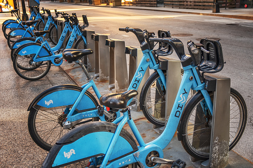 With 580 stations and 5,800 bikes across Chicagoland, Divvy is a fun, affordable and convenient way to get around.