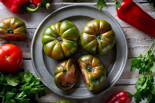 Marmande tomatoes, pepper and parsley