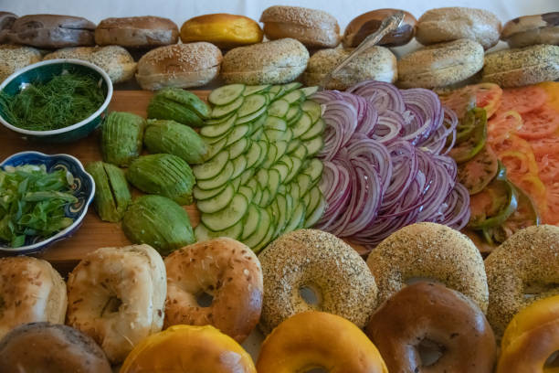 colazione bagel spalmabile - feast day foto e immagini stock