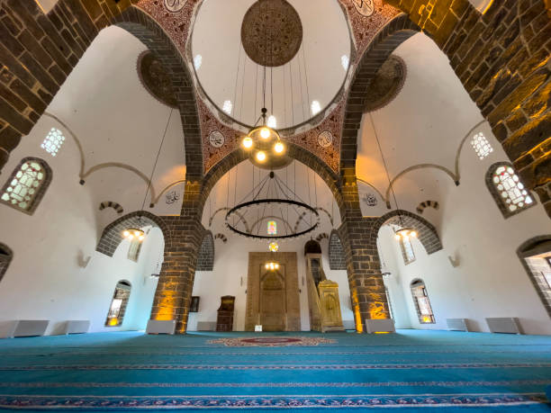 Great Mosque, one of the important symbols of Diyarbakir Great Mosque, one of the important symbols of Diyarbakir diyarbakır escort bayan stock pictures, royalty-free photos & images