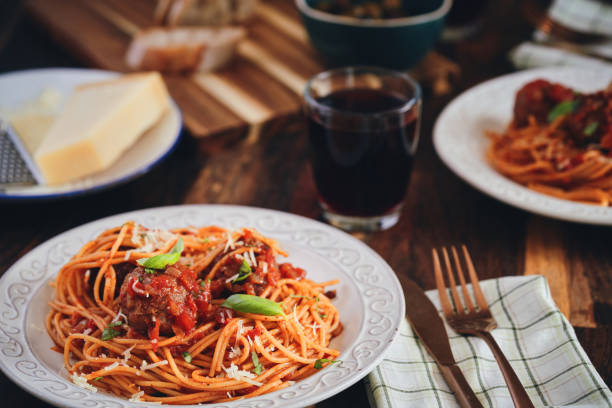 Spaghetti with Meatballs in Tomato Sauce