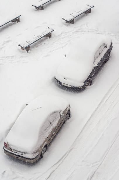 istock Cars under the snow 1449430990