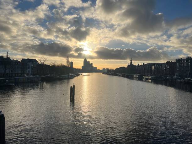 istock Winter morning Amsterdam Amstel 1449432096