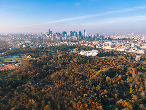 Vista aérea del parque Bois de Boulogne en París, Francia photo