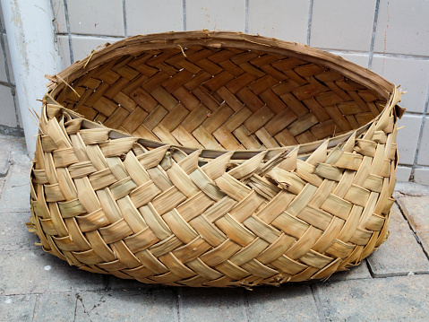 A cofo, basket made with palm straw, used to transport or store products and objects, widely used in rural areas in the north and northeast regions of Brazil.