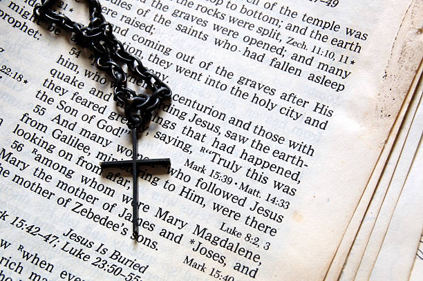 istock cross and the bible 2 144951828
