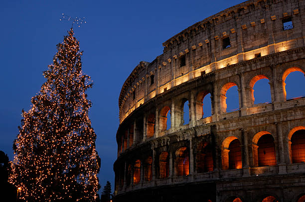 colosseum no natal tempo - flavian amphitheater fotos imagens e fotografias de stock