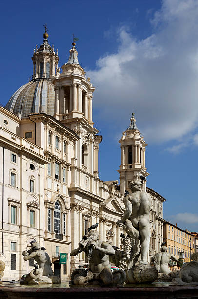 ナヴォーナ広場 - rome piazza navona church roman mythology ストックフォトと画像