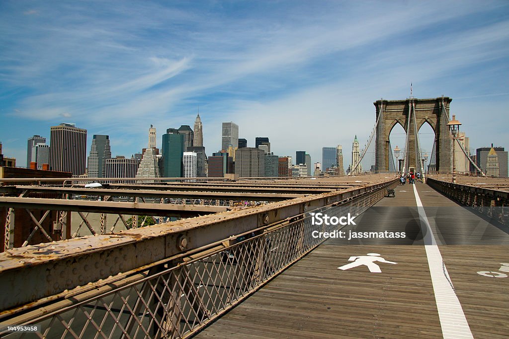 Brooklyn Bridge i Manhattan - Zbiór zdjęć royalty-free (Bicykl)