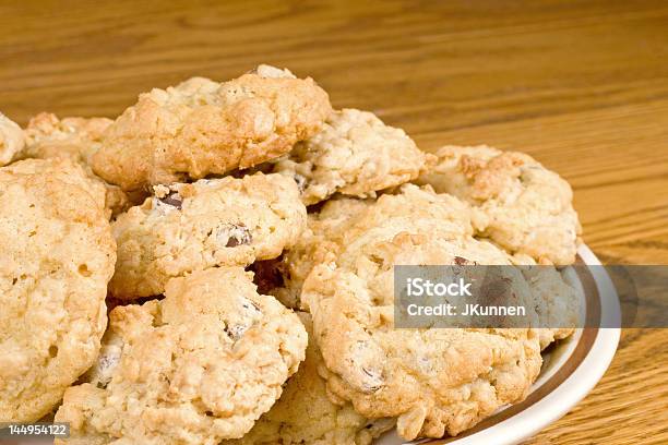 Foto de Aveia Cookie Quente Com Pedaços De Chocolate e mais fotos de stock de Alimentação Não-saudável - Alimentação Não-saudável, Aveia, Biscoito