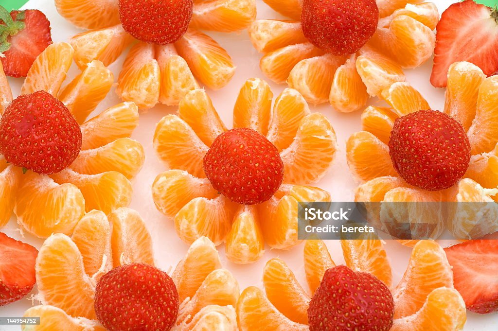 Frutas frescas, fresas y tangerines - Foto de stock de Alimento libre de derechos