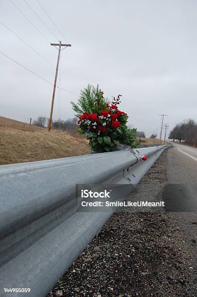 Обочина Rose Мемориал — стоковые фотографии и другие картинки Мёртвый человек - Мёртвый человек, Роза, Аварии и катастрофы