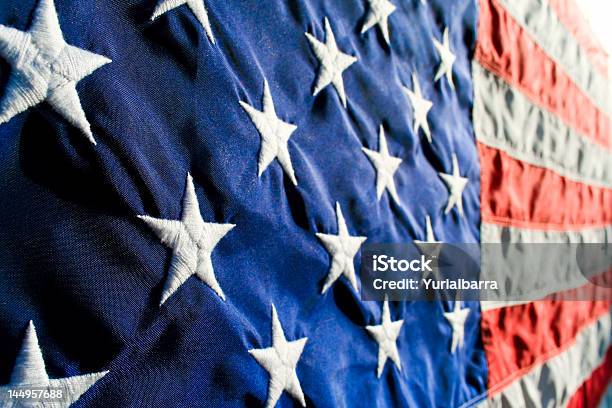Американский Флаг — стоковые фотографии и другие картинки Звёздно-полосатый флаг - Звёздно-полосатый флаг, Махать, Государственный гимн