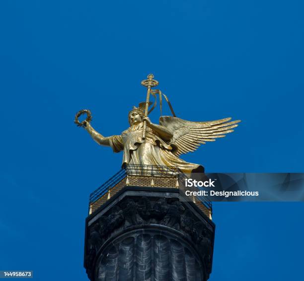 Викторианский Старый Золотой Statue Of Angel — стоковые фотографии и другие картинки Ад - Ад, Ангел, Архангел