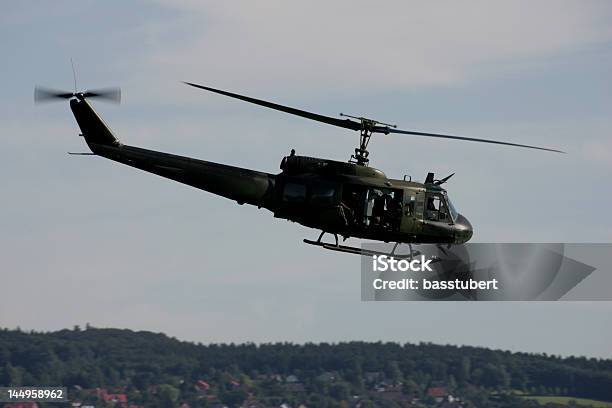 Foto de Passeio De Helicóptero Para O Campo De Batalha e mais fotos de stock de Avião - Avião, Batalha - Guerra, Camuflagem