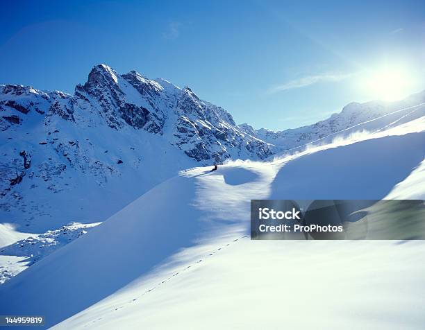 Snowboard Nelle Alpi - Fotografie stock e altre immagini di Alpi - Alpi, Ambientazione esterna, Attività