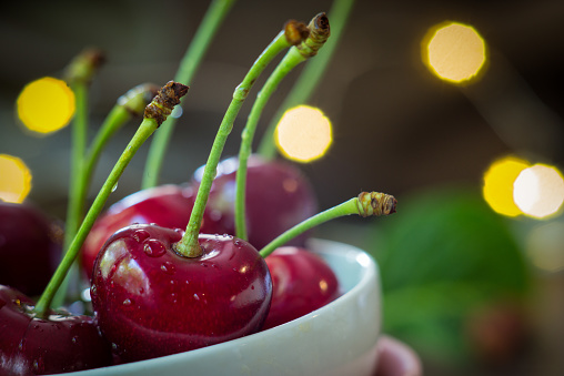 Close-up of a bowl of fresh cherries.