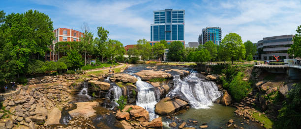 그린빌 도시 풍경 - greenville south carolina south carolina office building skyscraper 뉴스 사진 이미지