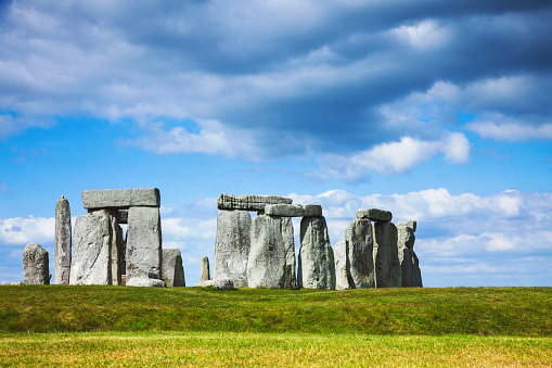 Archaeologists believe that Stonehenge was constructed from 3000 to 2000 BC and it is an Unesco World Heritage Site. Stonehenge and Avebury, in Wiltshire, are among the most famous groups of megaliths in the world. The two sanctuaries consist of circles of menhirs arranged in a pattern whose astronomical significance is still being explored. These holy places and the nearby Neolithic sites are an incomparable testimony to prehistoric times.