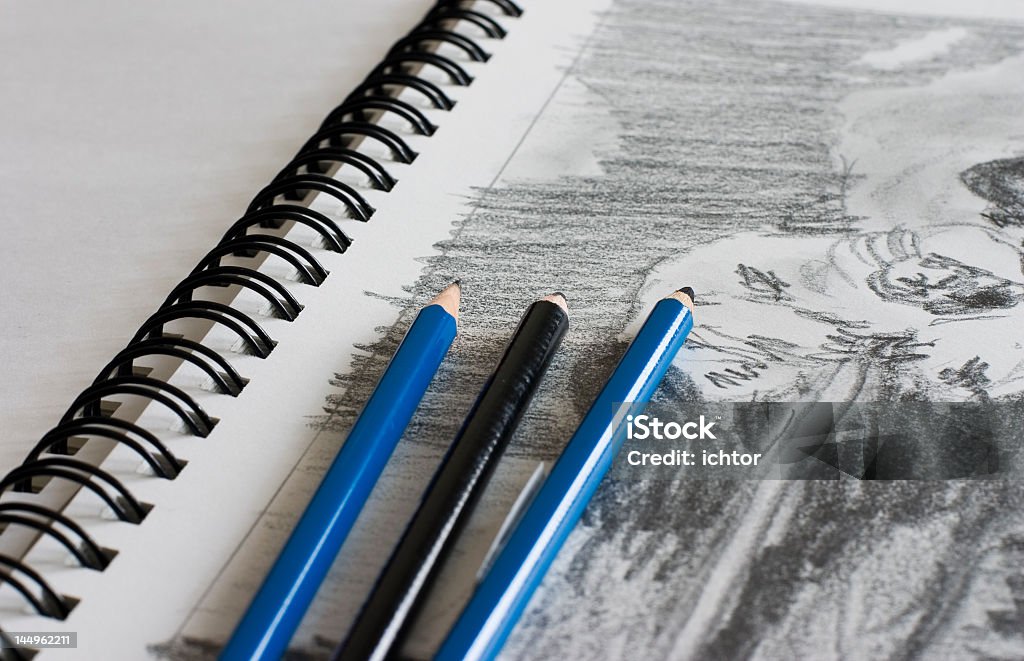 스케치북, 도면 및 펜 - 로열티 프리 3가지 개체 스톡 사진