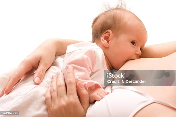 De Recién Nacido Bebé En Período De Lactancia Foto de stock y más banco de imágenes de Amamantar - Amamantar, Seno, Relajación