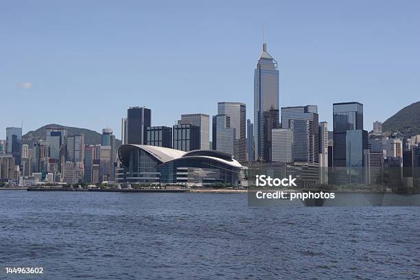 Hong Kong Victoria Harbour - zdjęcia stockowe i więcej obrazów Azjaci - Azjaci, Bez kontekstu, Biurowiec