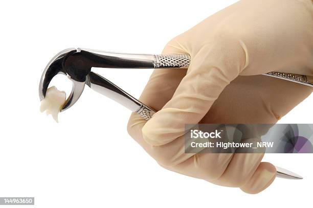 Zahn - Fotografias de stock e mais imagens de Alicate - Alicate, Cirurgia, Consultório Dentário