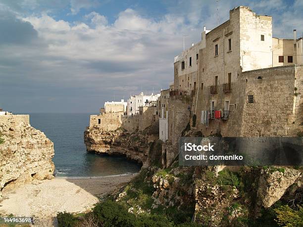 Polignano Vista Pittoresca - Fotografie stock e altre immagini di Ambientazione esterna - Ambientazione esterna, Bari, Casa