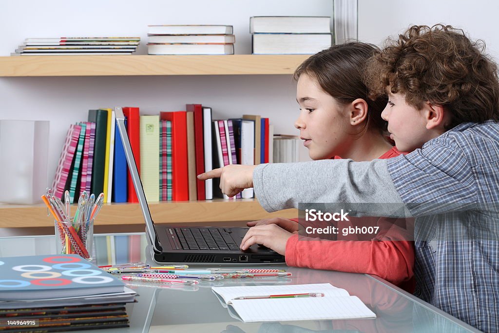 Crianças a aprender - Royalty-free Adolescente Foto de stock