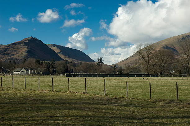 hlils dans le lake district - lakedistrict photos et images de collection